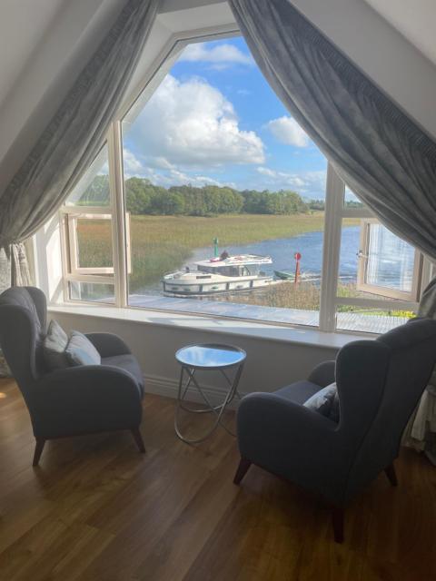 Lough Key Luxury Riverfront Apartment