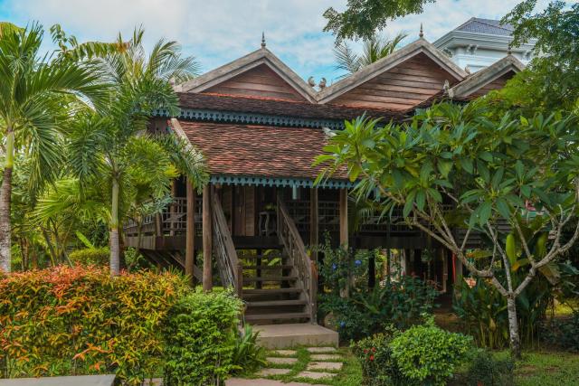 Phum Khmer Lodge - Village Cambodian Eco-Lodge