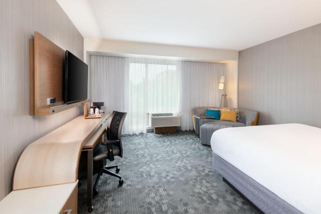 Courtyard by Marriott Atlanta Alpharetta/Avalon Area