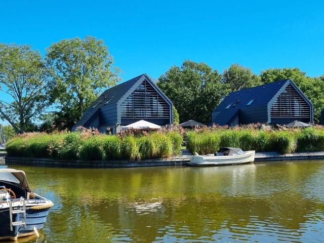 Modern water villa on the Frisian water