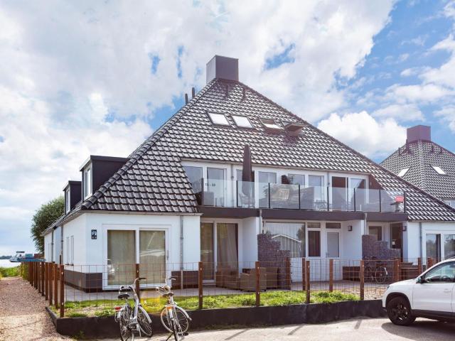 Cozy apartment at the beautiful Sneekermeer