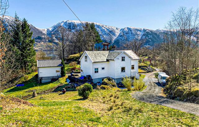 Cozy Home In Bruvik With House A Panoramic View