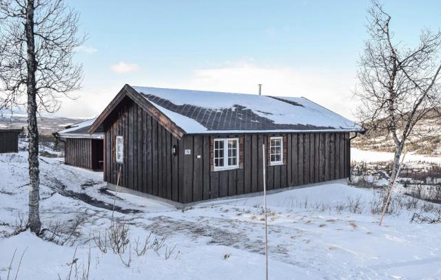 Lovely Home In Røn With House A Mountain View