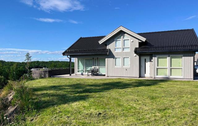 4 Bedroom Amazing Home In Færvik