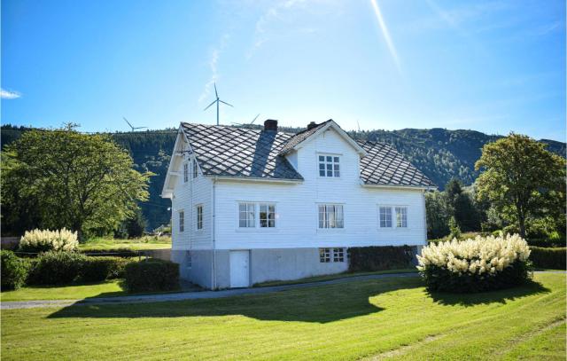 Nice Home In Fitjar With House A Panoramic View