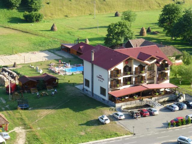 HOTEL CARPATHIA