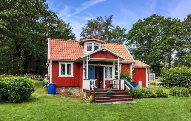 Awesome Home In Sturkö With Kitchen