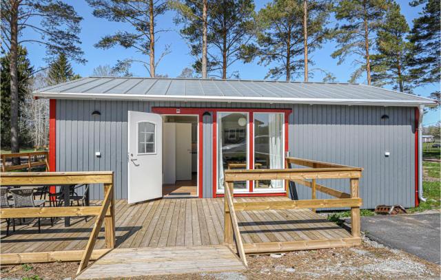 Cozy Home In Löttorp With Kitchen