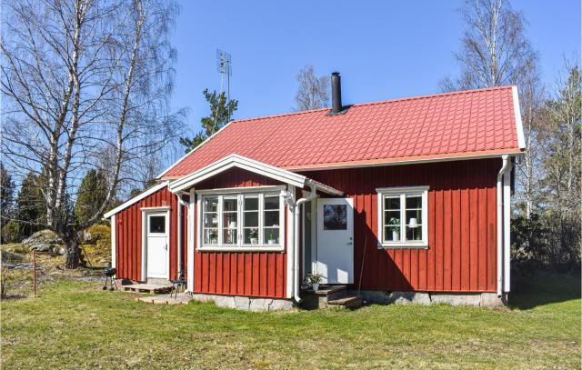 Gorgeous Home In Grästorp With Kitchen