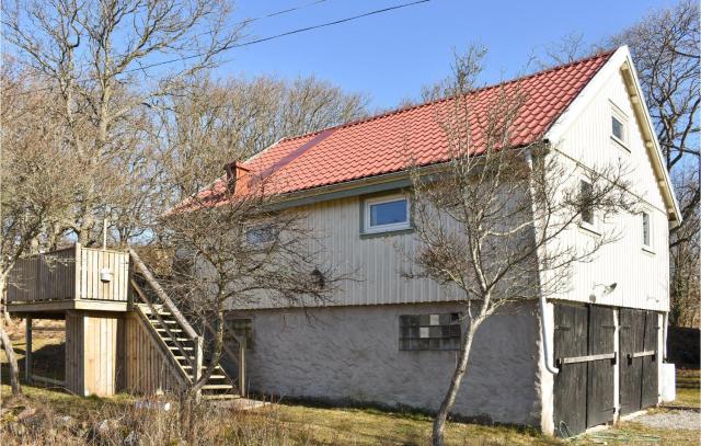 2 Bedroom Stunning Apartment In Skärhamn