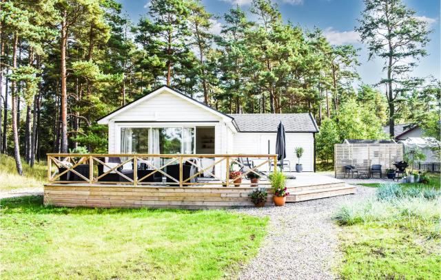 Cozy Home In Yngsjö With Kitchen