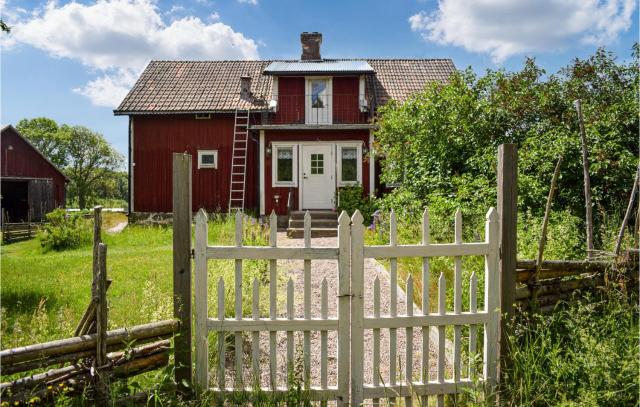 Stunning Home In Vimmerby With House Sea View