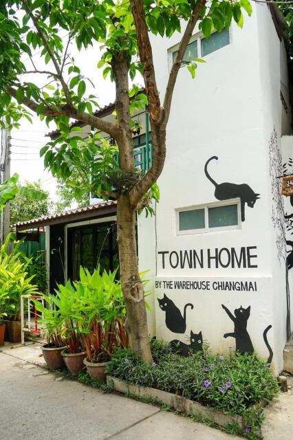 Town Home by The Warehouse Chiang Mai