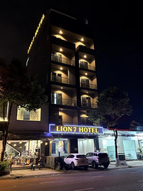 LION 7 HOTEL