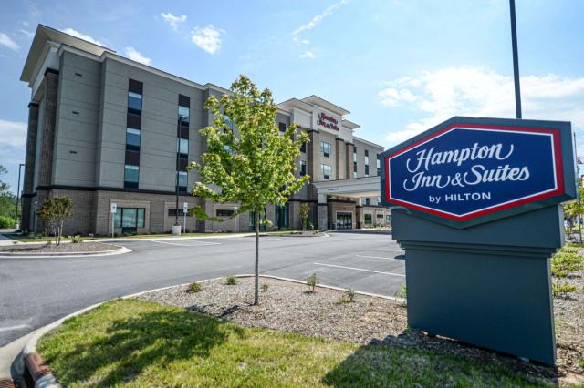 Hampton Inn & Suites Lenoir, NC