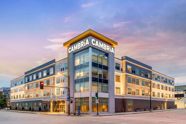 Cambria Hotel Milwaukee Downtown