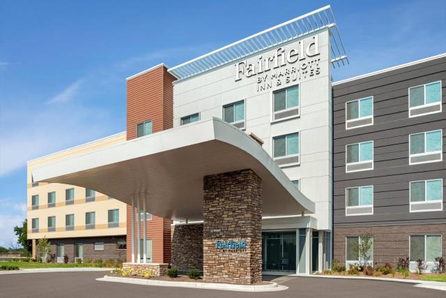 Fairfield Inn & Suites by Marriott Milwaukee West