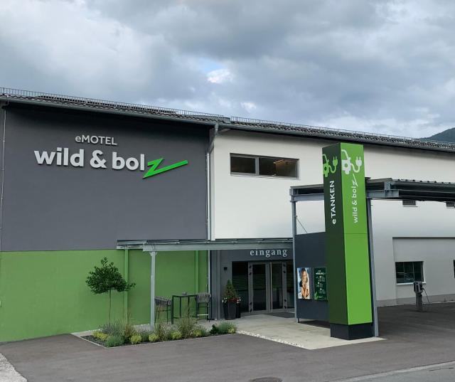 wild & bolz eMotel