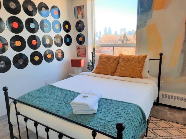 Vintage Studio w/City Views Minutes to DT