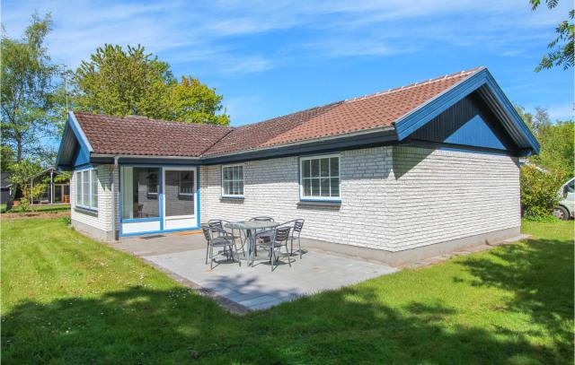 Lovely Home In Samsø With Kitchen