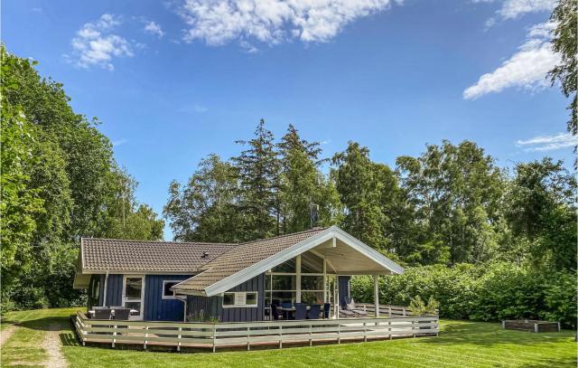 Awesome Home In Samsø With Kitchen