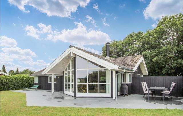 Awesome Home In Samsø With Kitchen