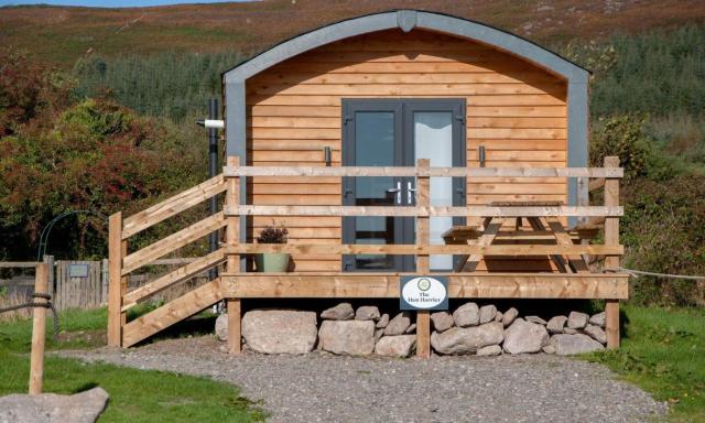 The Hen Harrier - 4 Person Luxury Glamping Cabin