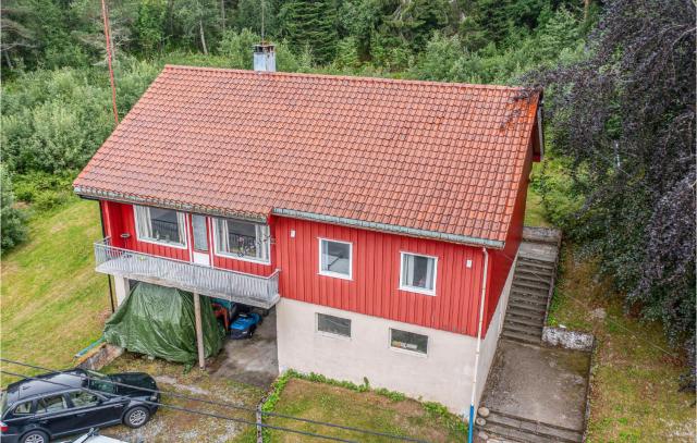 5 Bedroom Pet Friendly Home In Vestnes