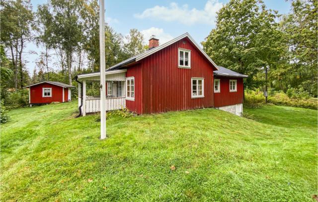 3 Bedroom Cozy Home In Långserud