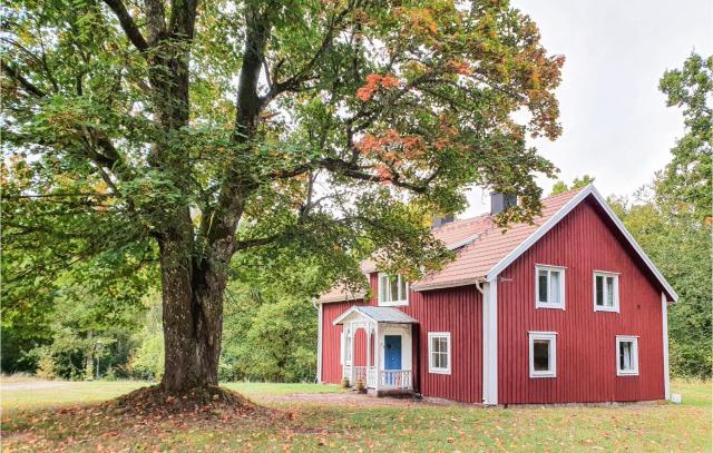 Beautiful Home In Älmhult With Kitchen