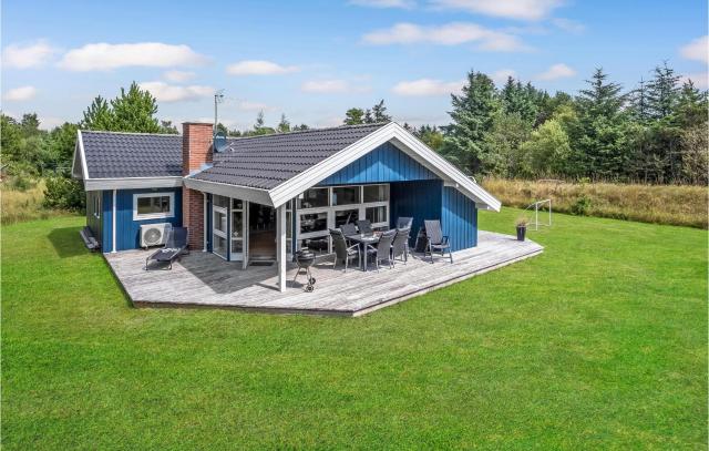 Nice Home In Ringkøbing With Kitchen