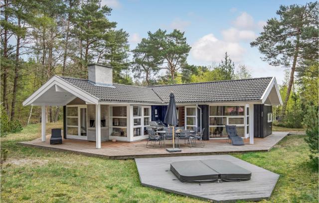 Amazing Home In Aakirkeby With Wifi