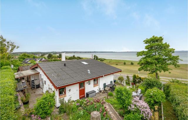 Gorgeous Home In Ebeltoft With Wifi