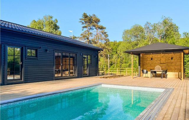 Cozy Home In Äspered With Sauna