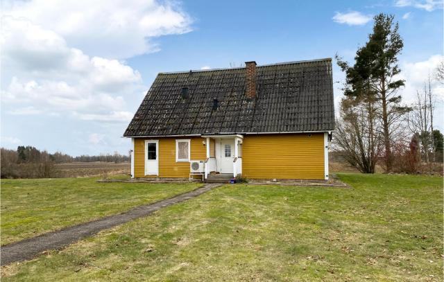 Gorgeous Home In Tjällmo With Kitchen