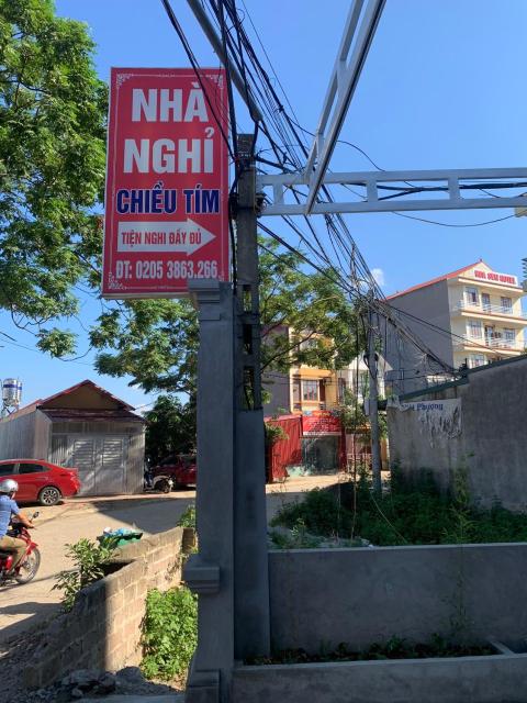 Nhà nghỉ Chiều Tím