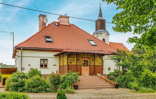 Amazing Home In Skape With Kitchen