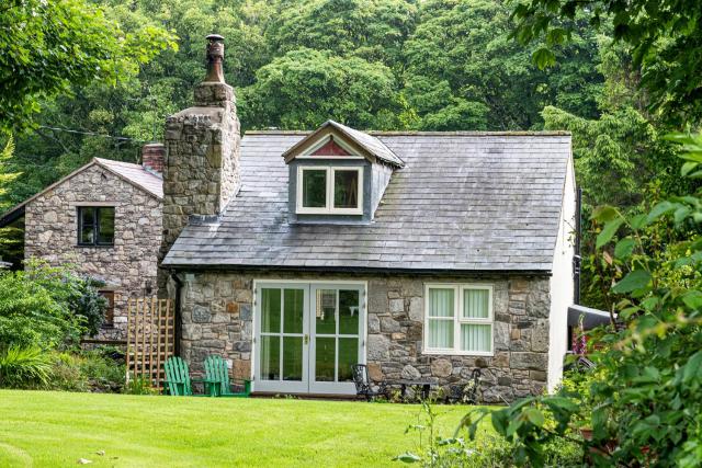 Finest Retreats - The Cottage - Luxury 1 Bed Cottage