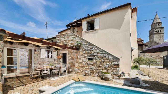 Lovely Rustic Villa Katarina with 2 pools