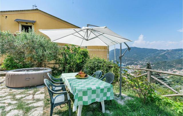 Awesome Home In Moneglia With Kitchen