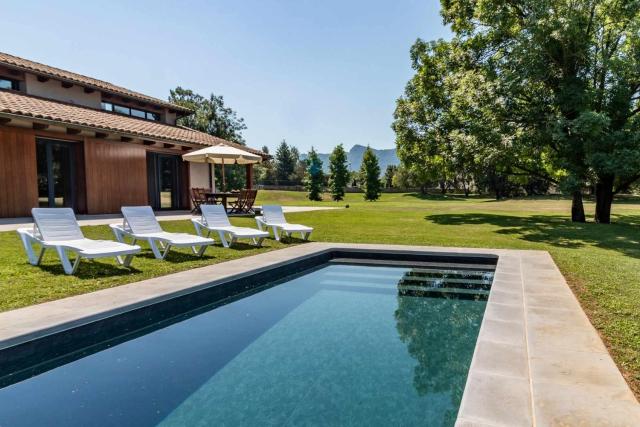 La Solfa casa aislada con piscina y jardín