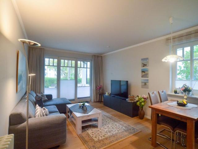 Dünenpark Binz - Komfortplus Ferienwohnung mit 1 Schlafzimmer und Terrasse im Erdgeschoss 025