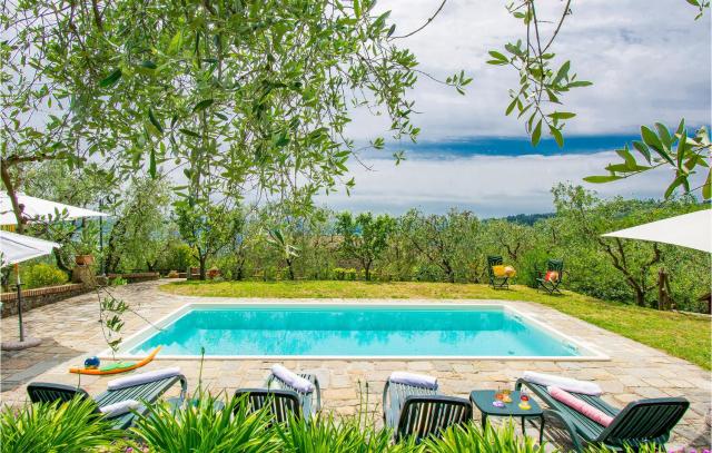 Lovely Home In Buggiano With Kitchen