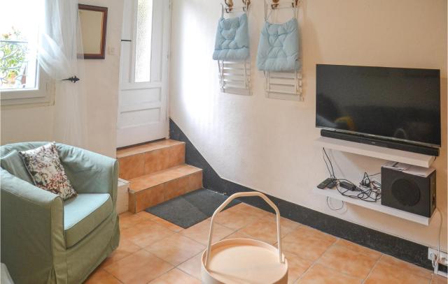 2 Bedroom Nice Home In Saint-Gervais-Sur-Mare