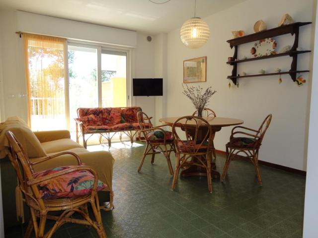 Lovely apartment just 40m from the sea