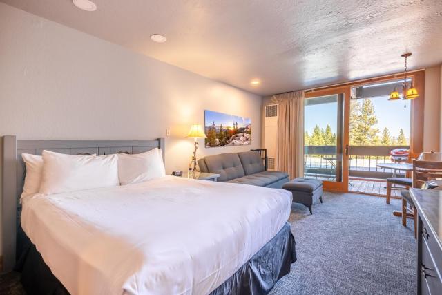 Hotel Style Room in The Timber Creek Lodge condo