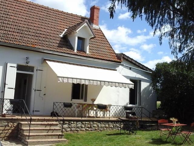 Maison de ferme rénovée avec terrasse, jardin et équipements modernes à Taxat-Senat - FR-1-489-363