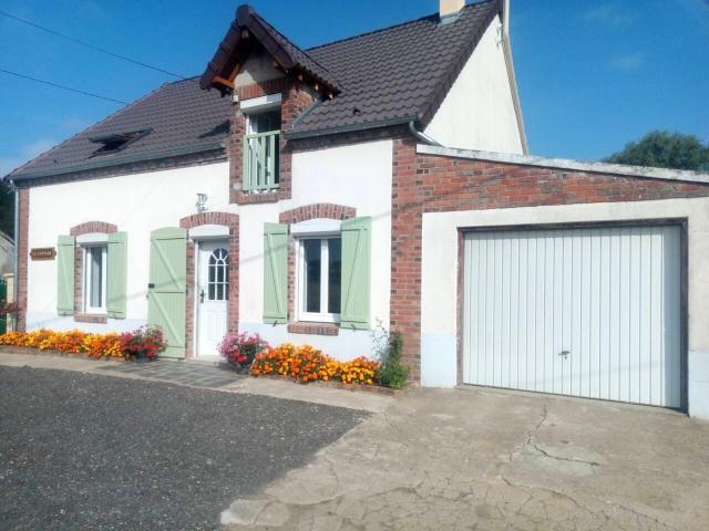 Maison charmante a Bleneau avec jardin et equipements modernes