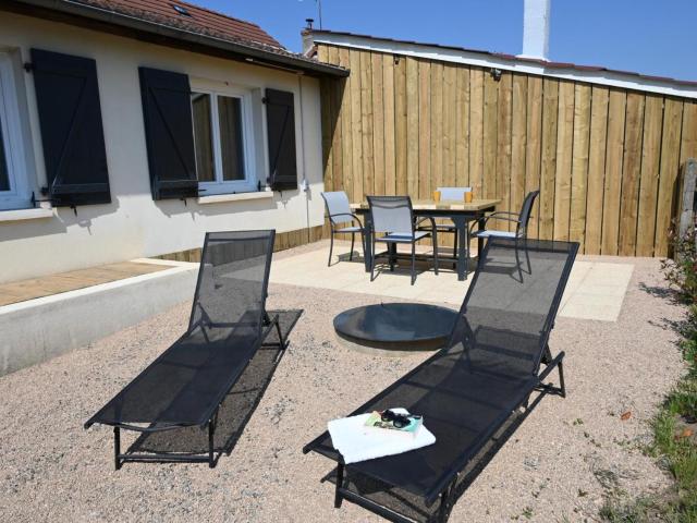 Maison rénovée au calme avec jardin, terrasse et garage, à 10 min de Moulins, draps et serviettes inclus - FR-1-489-372