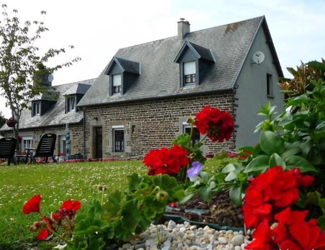 Maison confortable a Saint Laurent de Cuves avec jardin